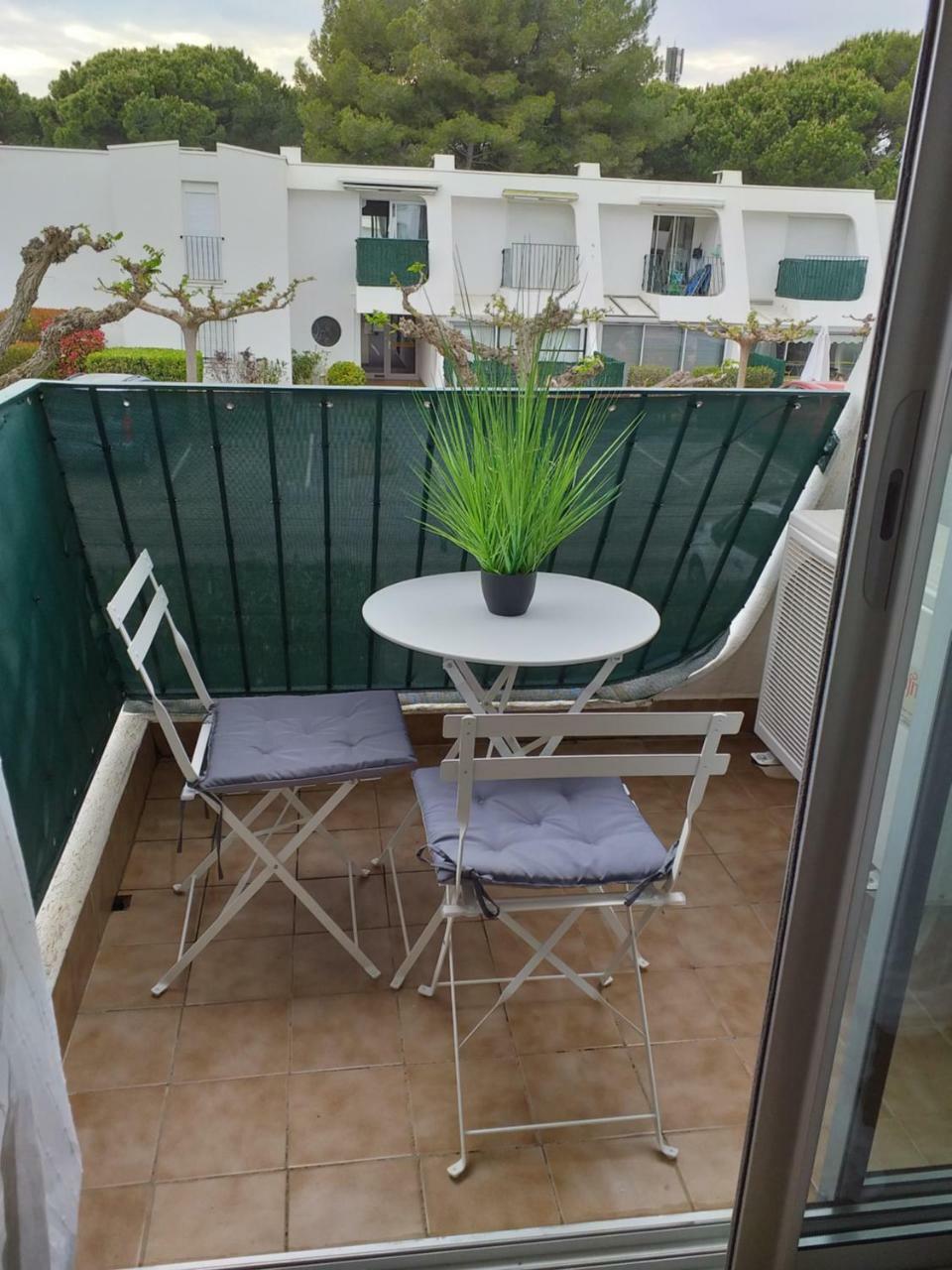 Studio De 25M2 Tout Equipe A 250M Du Bord De Mer ลา กร็องเดอ-ม็อต ภายนอก รูปภาพ